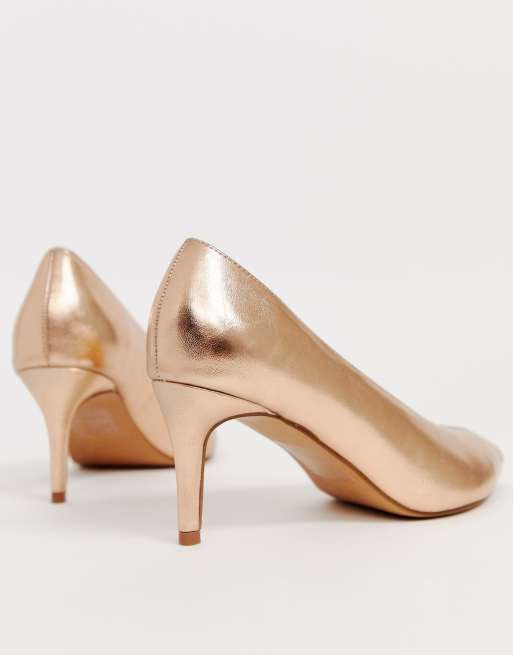 Rose gold best sale pumps low heel