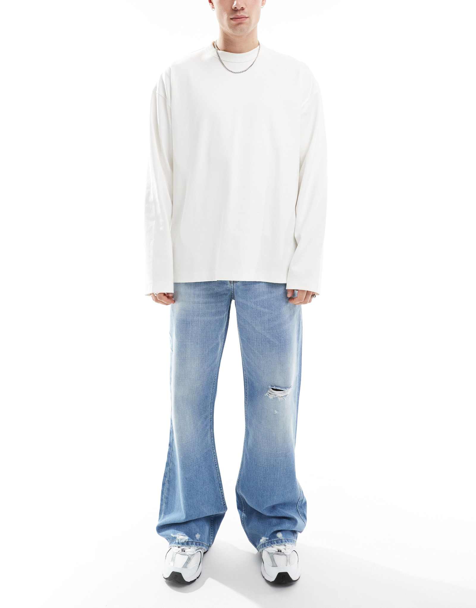 ДИЗАЙНЕРСКИЕ широкие расклешенные джинсы ASOS темно-синего цвета с тонировкой и разрывами