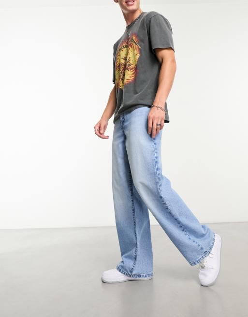 ASOS DESIGN wide hem baggy jeans in vintage light blue, 3 of 4