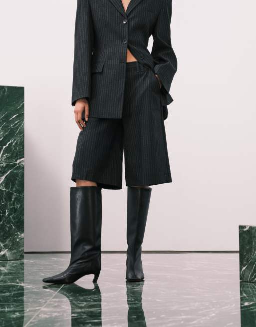 ASOS DESIGN wide leg bermuda short in black pinstripe, 2 of 5