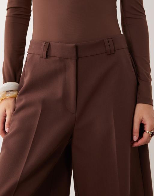 ASOS DESIGN wide leg clean Bermuda shorts in brown, 3 of 5