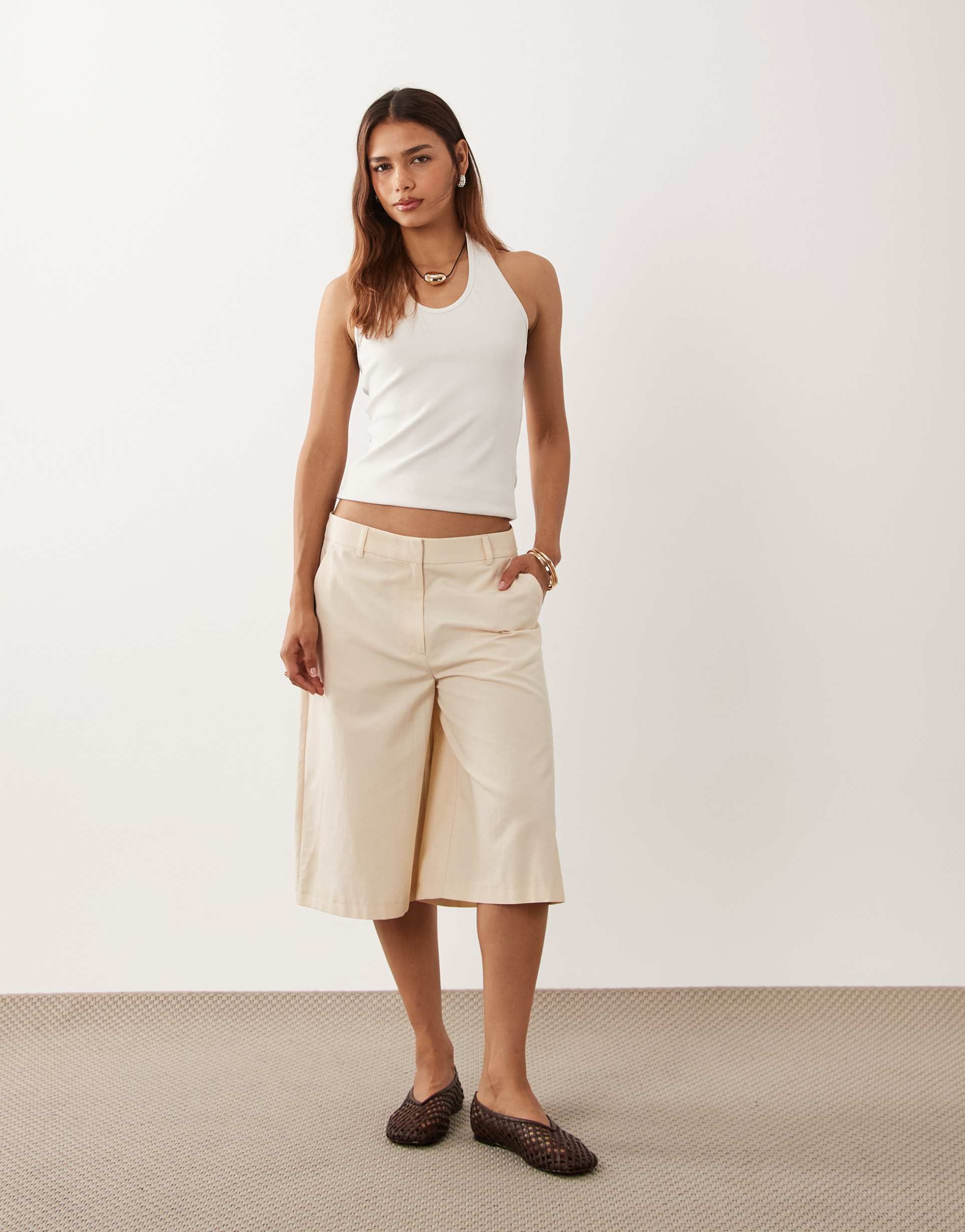asos design wide leg clean bermuda shorts in ecru