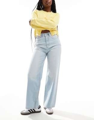 wide leg dad jeans in bleach-Blue