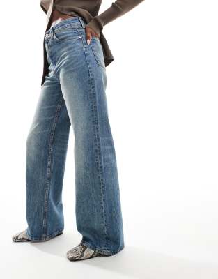 wide leg dad jeans in mid vintage wash-Blue