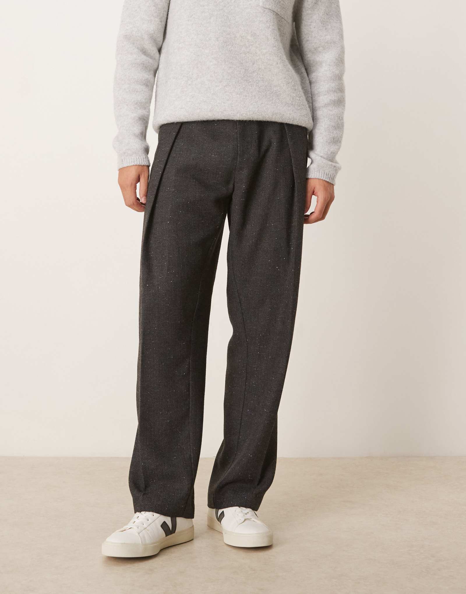 Дизайнерские широкие брюки ASOS с глубокими складками спереди из шерсти в елочку