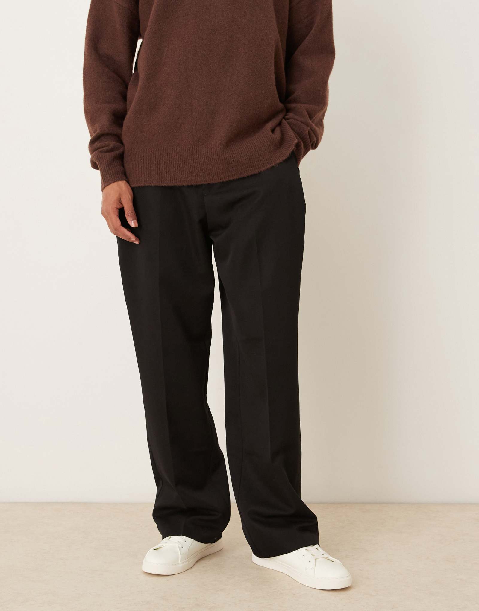 Дизайнерские брюки ASOS с широкими штанинами и боковыми складками черного цвета