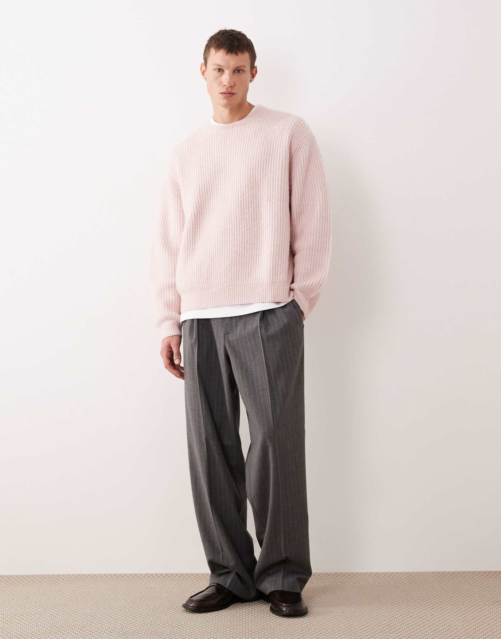 ДИЗАЙНЕРСКИЕ фланелевые брюки ASOS с широкими штанинами и эластичным поясом в угольную полоску