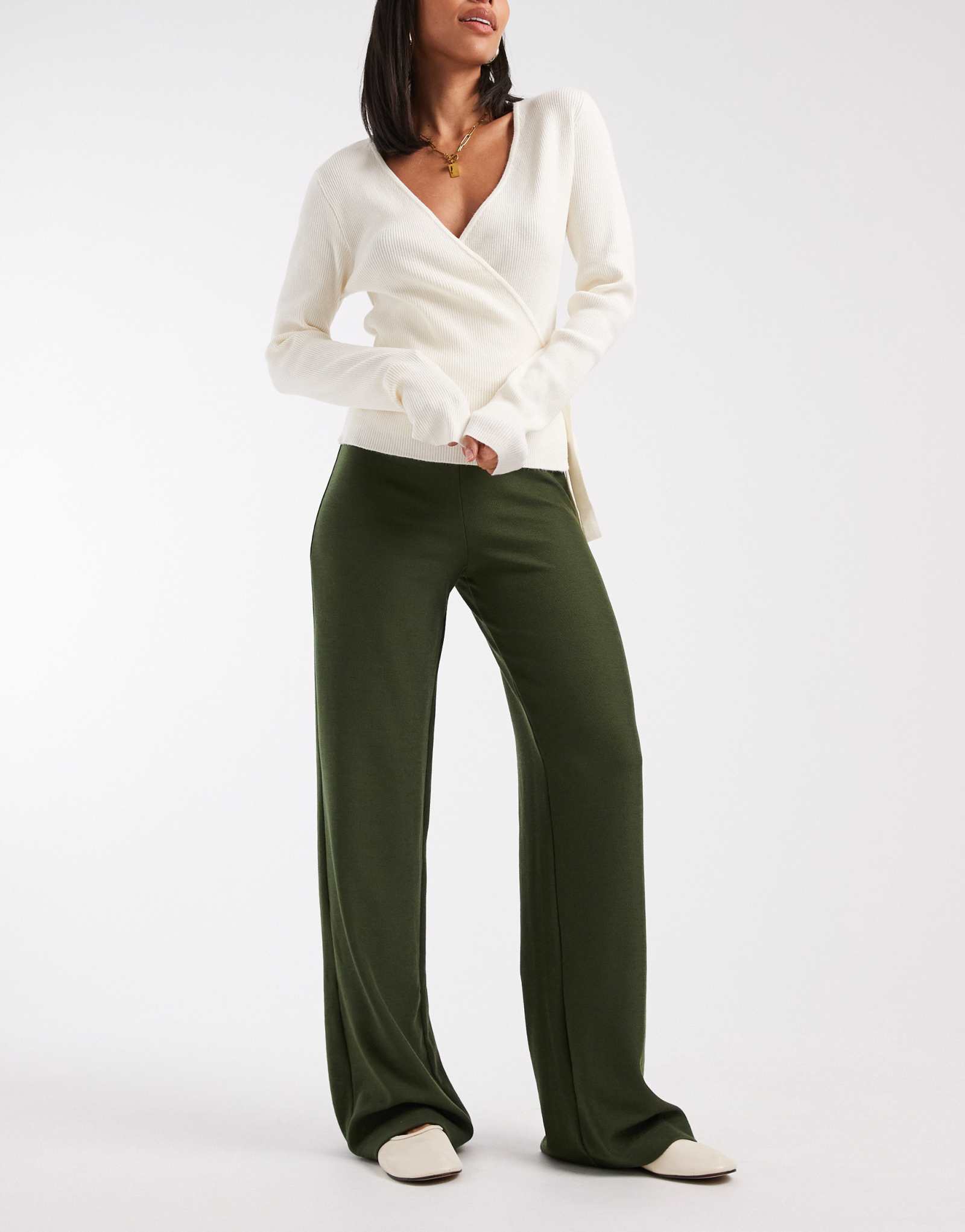 Дизайнерские широкие брюки ASOS из плотного трикотажа в рубчик оливкового цвета