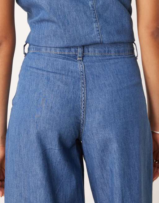 ASOS DESIGN wide leg jean co-ord with pleated waist in mid blue, 4 of 5