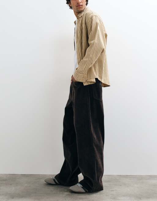 ASOS DESIGN wide leg jeans in soft brown with pleat, 2 of 10