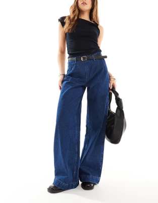 wide leg jeans with belt in rinse-Navy