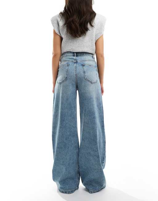 ASOS DESIGN wide leg jeans with pleat detail in lightwash, 2 of 5