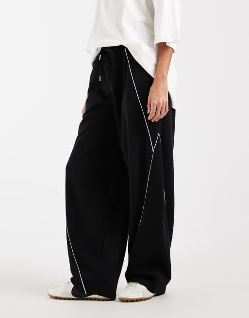 ASOS DESIGN Wide leg jogger with piping detail in black, 2 of 5