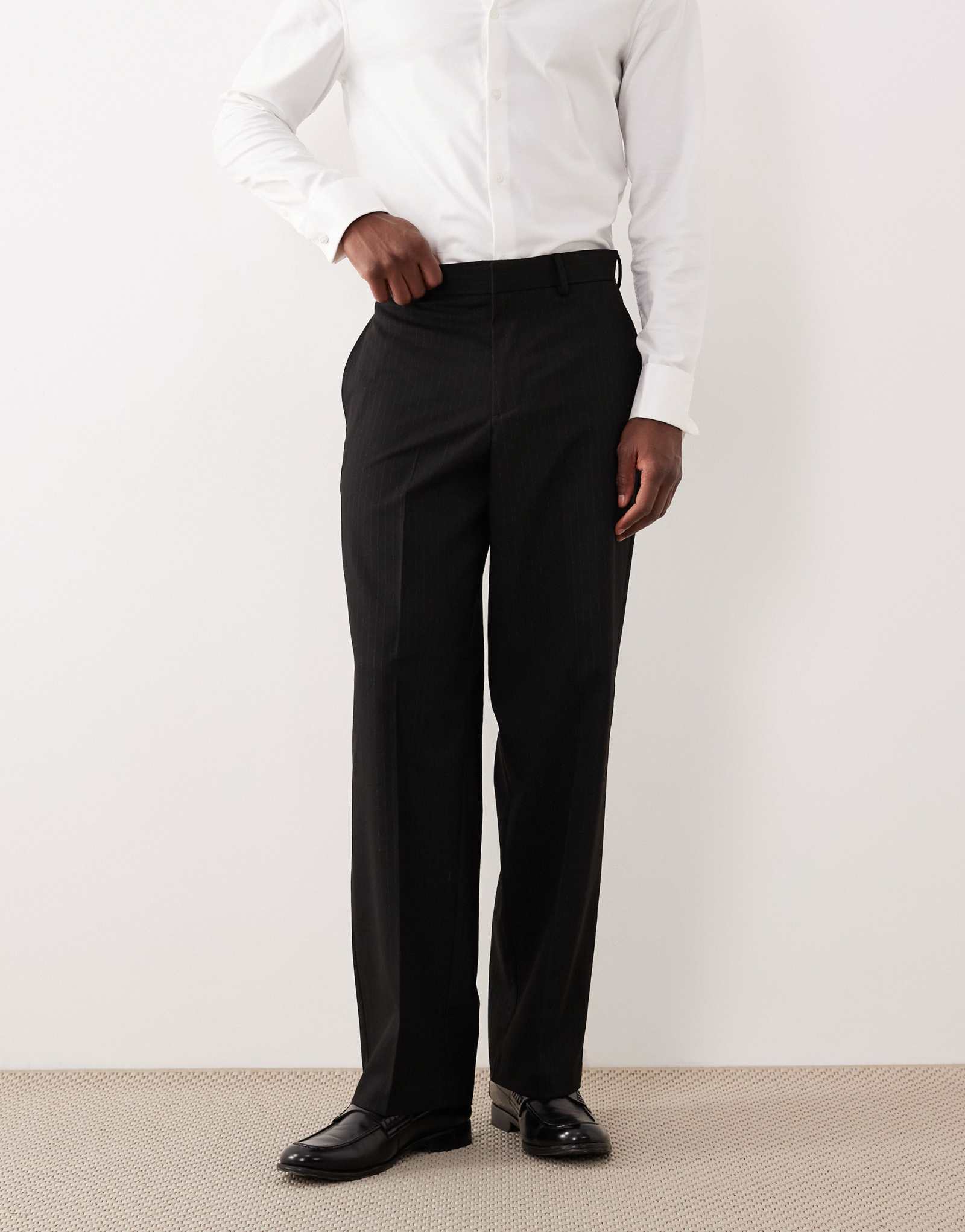 Дизайнерские широкие брюки ASOS в металлическую полоску черного цвета