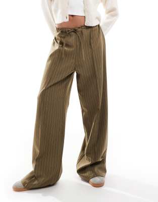 Wide leg pant in olive green pinstripe