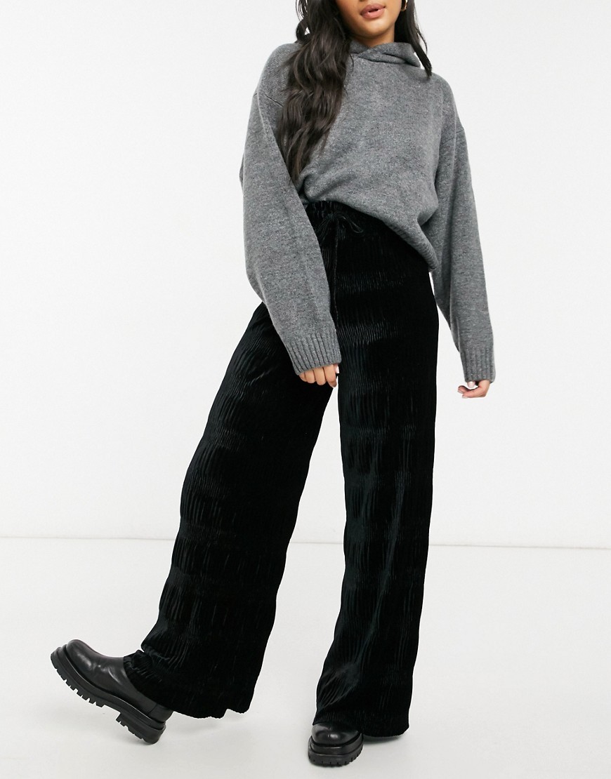 ASOS DESIGN wide leg pant in velour black-Grey