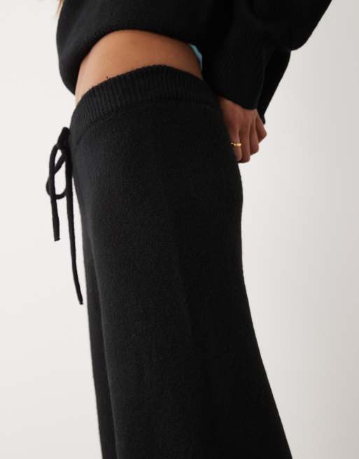 ASOS DESIGN wide leg pants in black (part of a set), 4 of 5