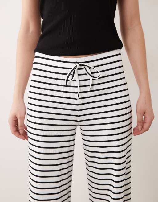 ASOS DESIGN wide leg pants in black stripe, 3 of 5