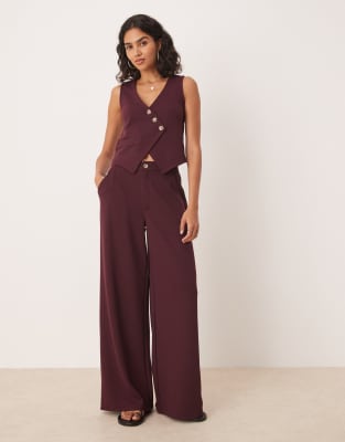 wide leg pants in burgundy - part of a set-Red
