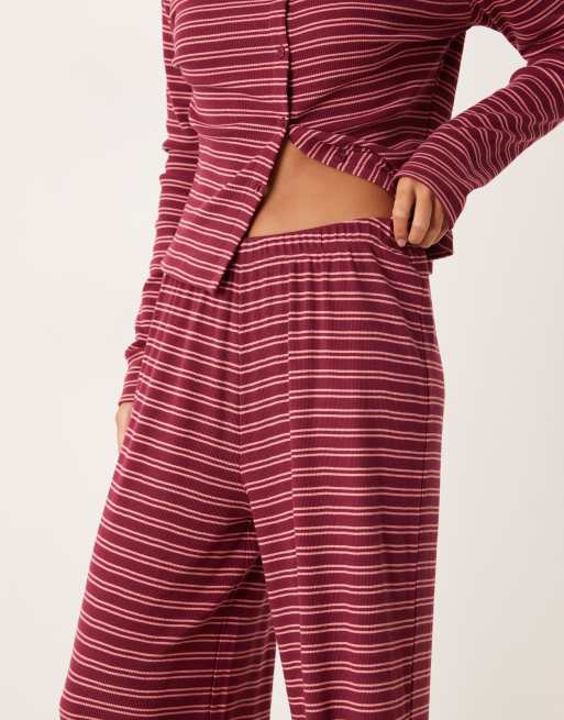 ASOS DESIGN – Hose in Burgunderrot mit Streifen und weitem Bein