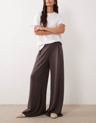 Asos Design Wide Leg Pants With Pleat Detail In Brown