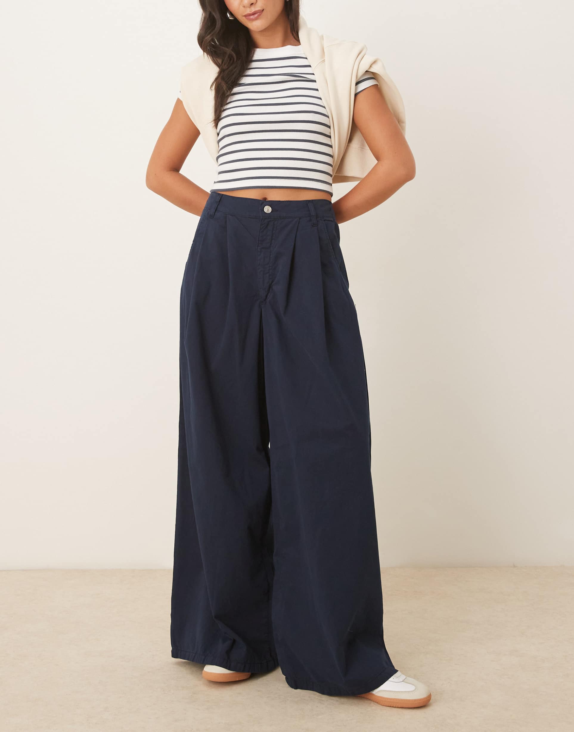 asos design wide leg paper touch cotton pleated pants in navy