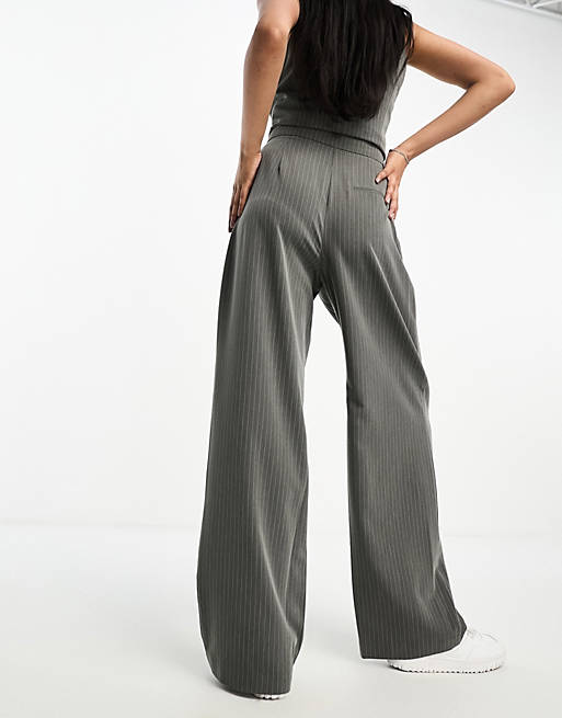 ASOS DESIGN wide leg pleated striped pants in gray
