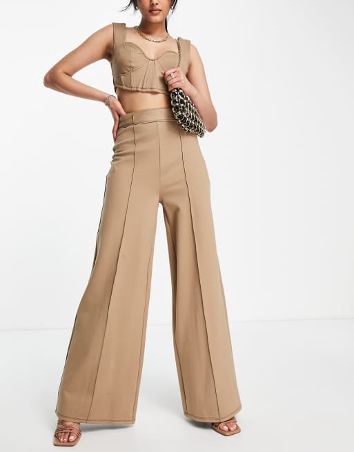 Pantalones elegantes de pernera ancha y talle alto en color camel con  diseño de espiga de ASOS DESIGN