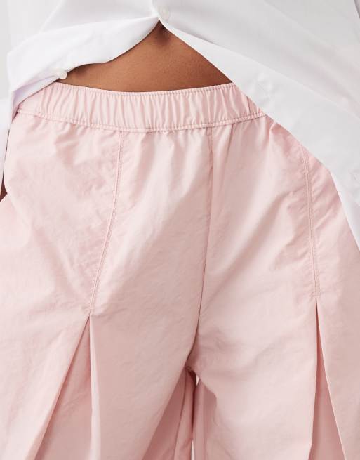 ASOS DESIGN wide leg pull on pant with front pleat in techy fabric, 2 of 5