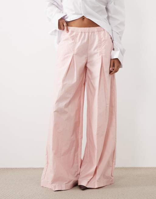 ASOS DESIGN wide leg pull on pant with front pleat in techy fabric, 3 of 5