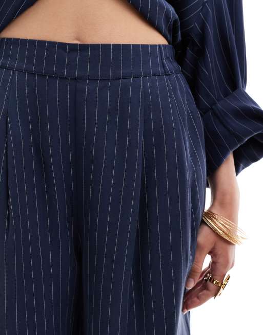 ASOS DESIGN wide leg pull on trouser in navy stripe, 4 of 5
