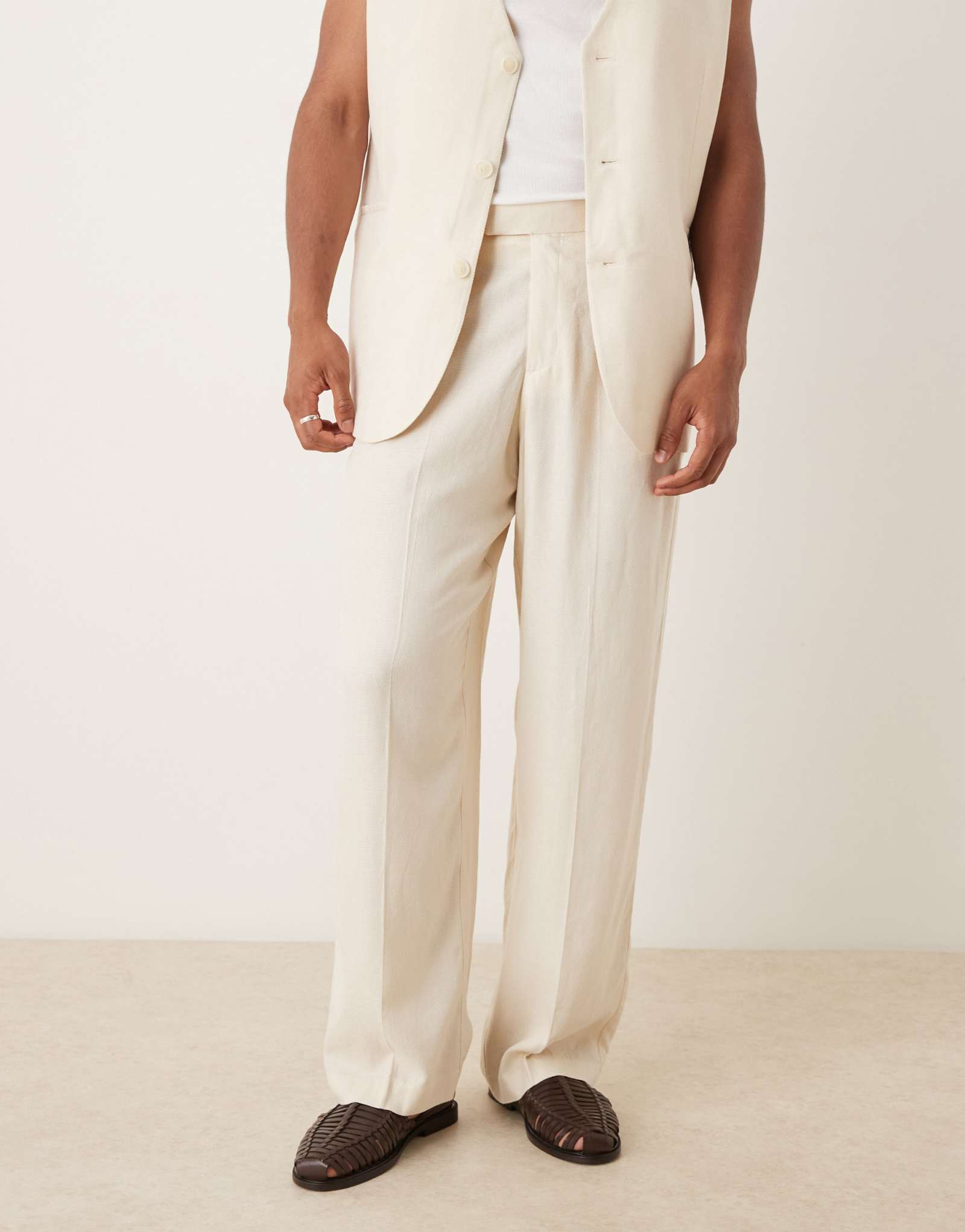 Широкие костюмные брюки ASOS DESIGN из льна белого цвета