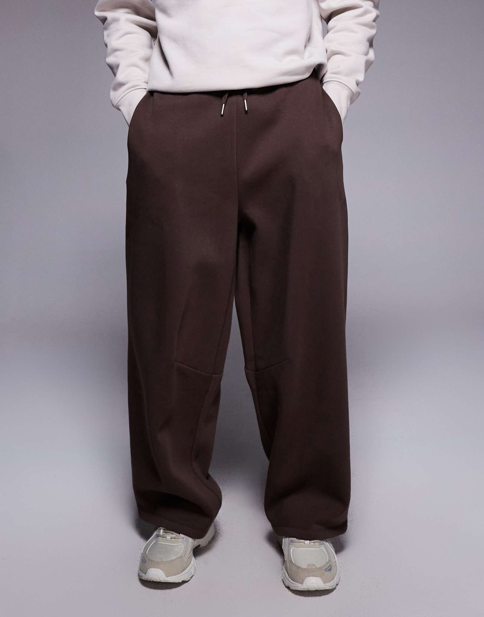 Широкие спортивные брюки ASOS DESIGN коричневого цвета