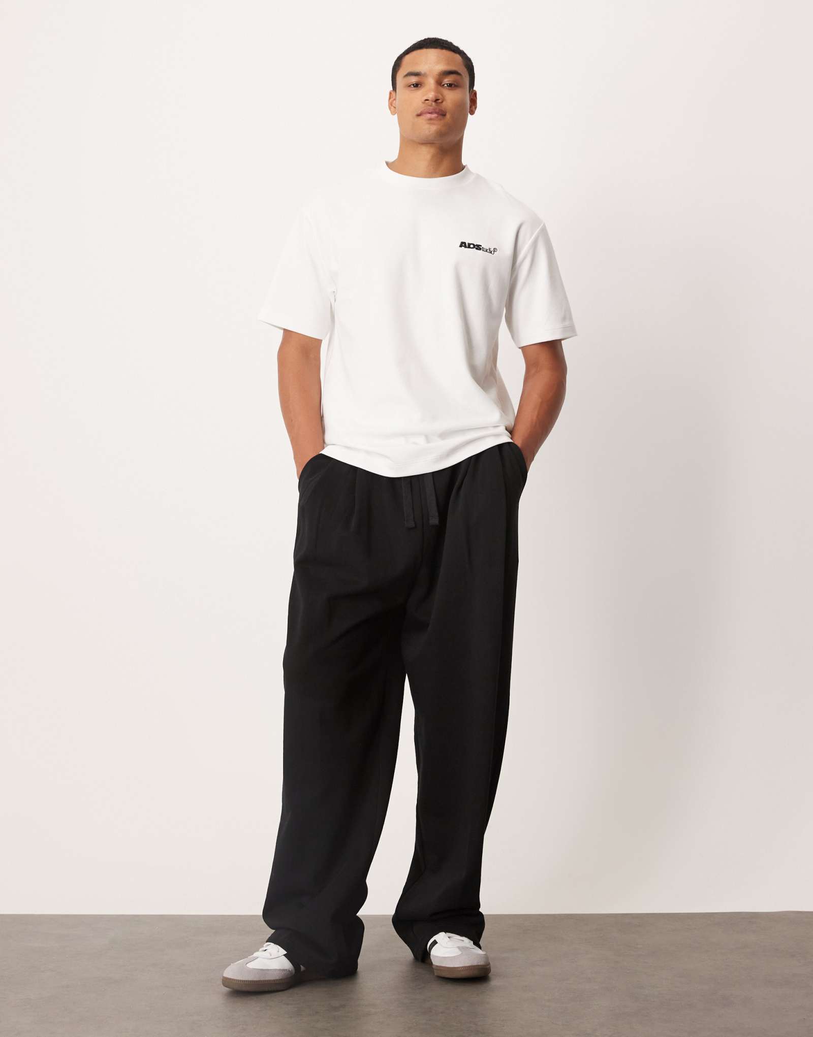  Широкие спортивные брюки со складками ASOS DESIGN черные