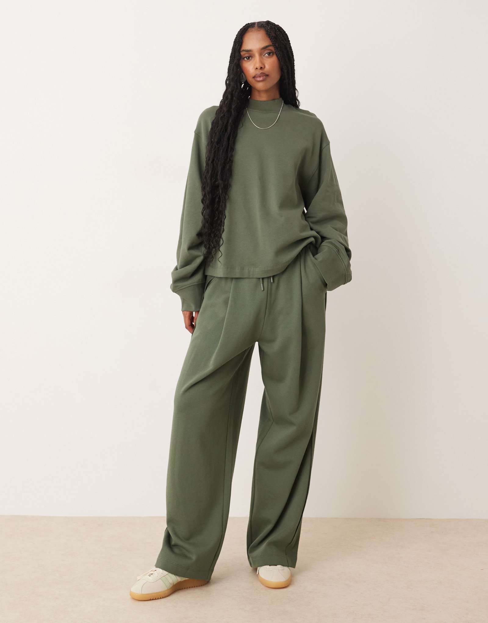 Дизайнерские широкие спортивные брюки ASOS с вафельной вставкой цвета хаки - часть комплекта
