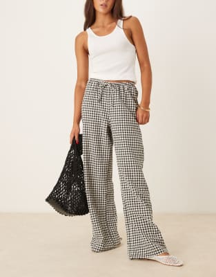 ASOS DESIGN wide leg trouser in gingham - view 1