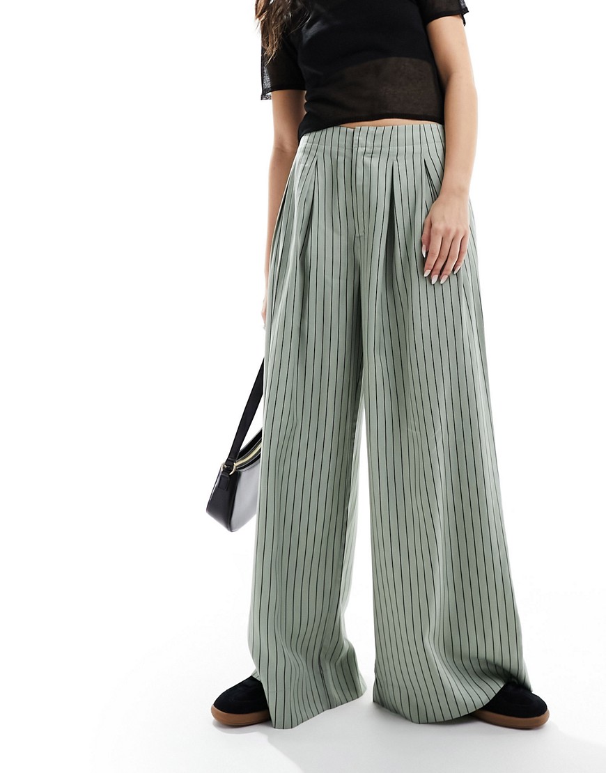 ASOS DESIGN wide leg trouser with pleat detail in sage stripe-Multi