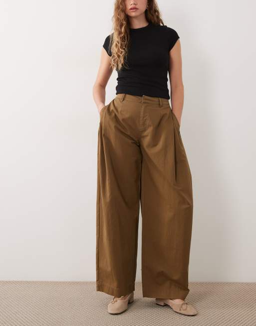 ASOS DESIGN wide leg trouser with pleated side in tan, 2 of 5
