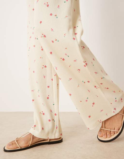 ASOS DESIGN wide leg waffle trouser co-ord in lemon ditsy print, 4 of 5