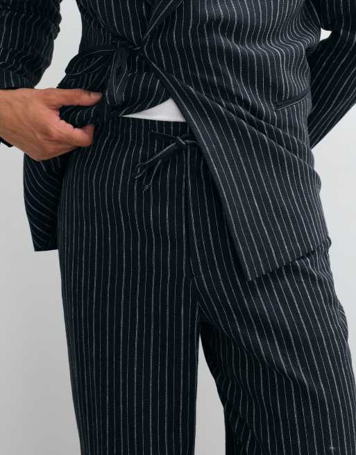 ASOS DESIGN wide linen rich suit pants with elastic waist in navy pinstripe, 4 of 5