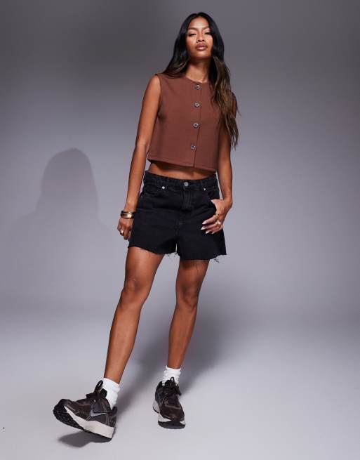 ASOS DESIGN wide shoulder boxy cropped waistcoat in brown, 2 of 4