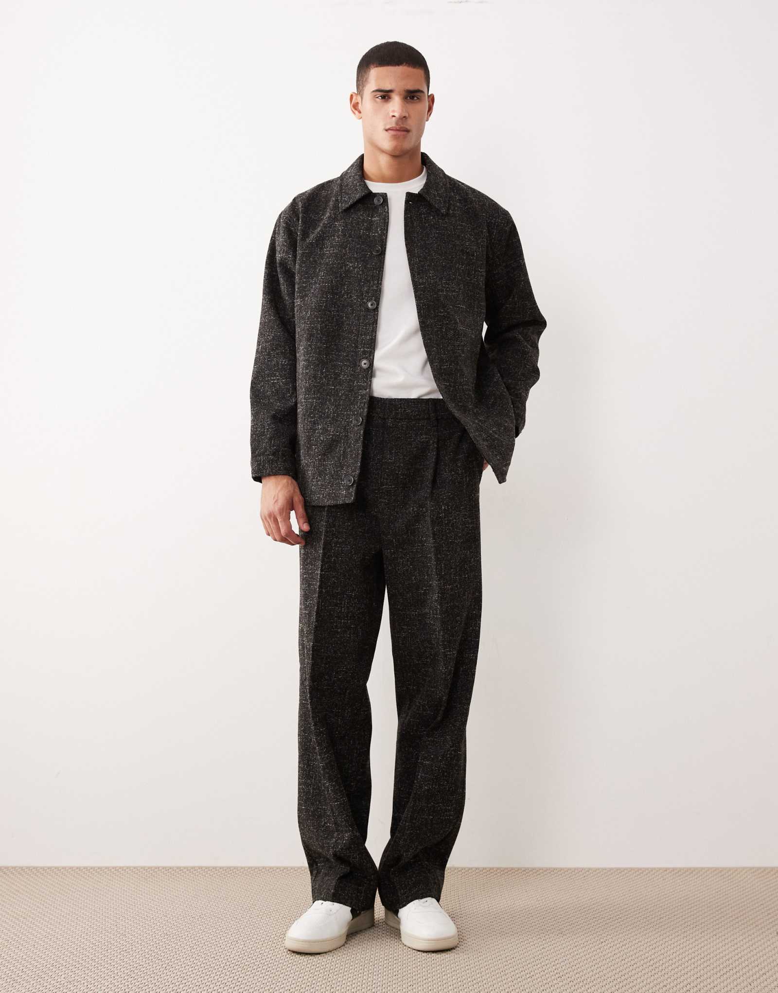 Широкие элегантные брюки ASOS DESIGN из темно-коричневой ткани букле - часть комплекта