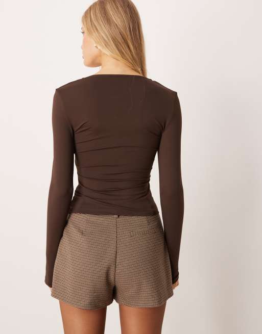 ASOS DESIGN wide sweetheart neckline long sleeve top in brown, 4 of 4
