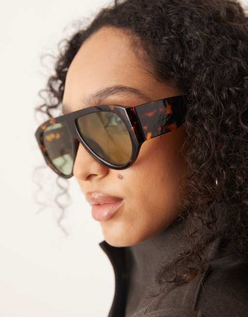 ASOS DESIGN wide temple aviator sunglasses in tort with green lenses, 3 of 3