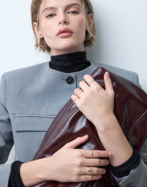 ASOS DESIGN wielopak codziennych pierścionków do noszenia warstwowo w złotym odcieniu, 2 z 4