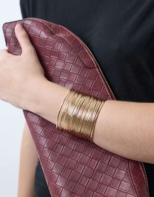 ASOS DESIGN wielorzędowe bransoletki mankietowe w złotym odcieniu, 2 z 5