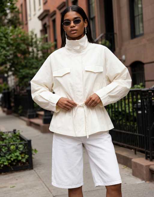 ASOS DESIGN – Windjacke in Wollweiß mit tief angesetzter Taille mit Raffung, 11 von 11