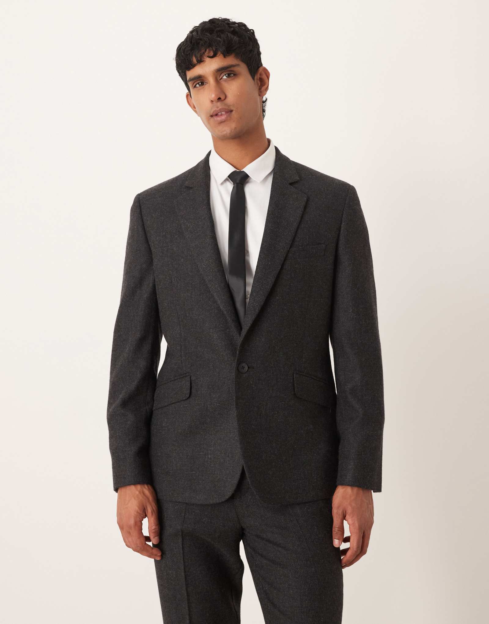 Приталенный пиджак из полушерстяной ткани ASOS DESIGN в черную клетку