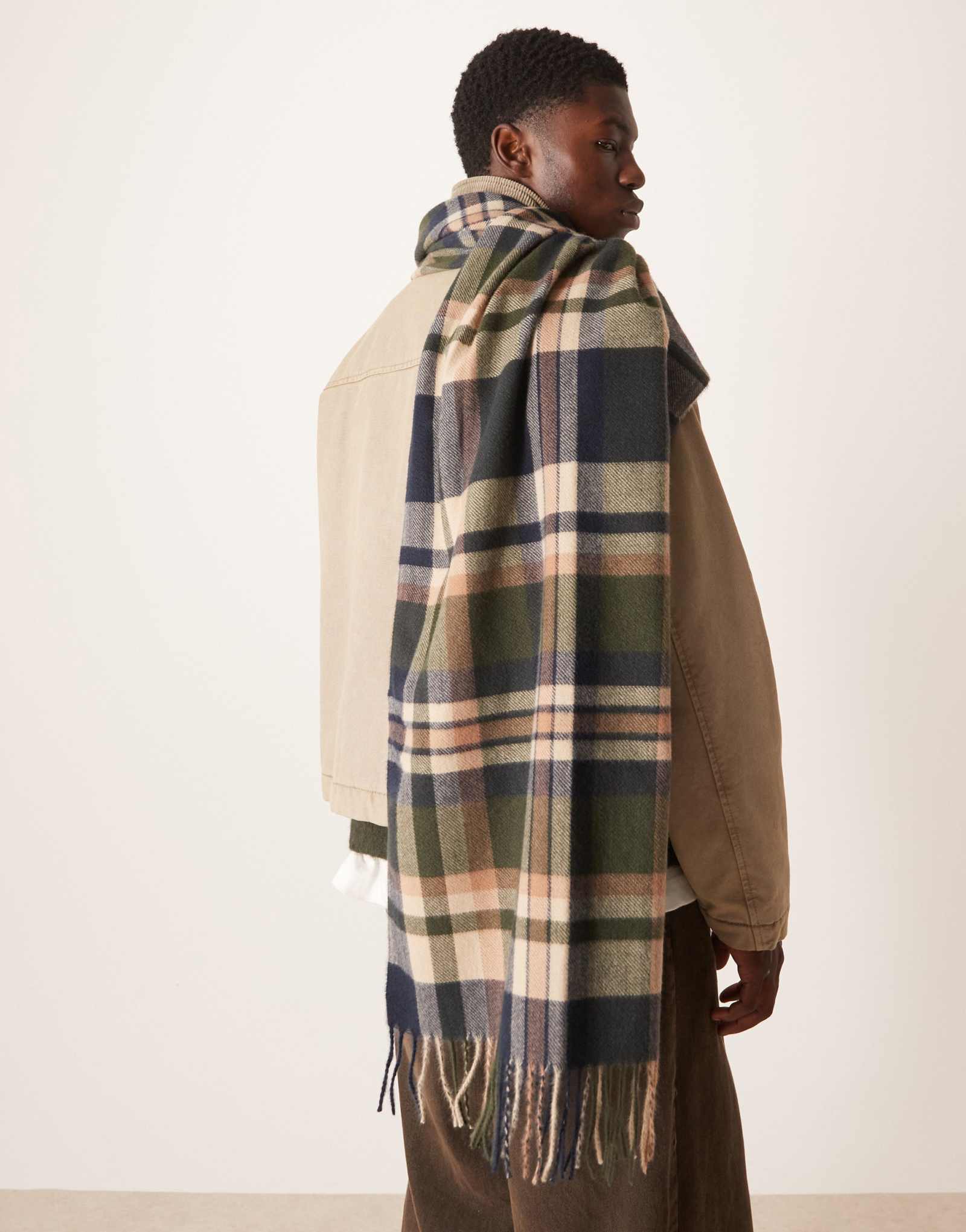 Тканый клетчатый шарф ASOS DESIGN темно-синего цвета