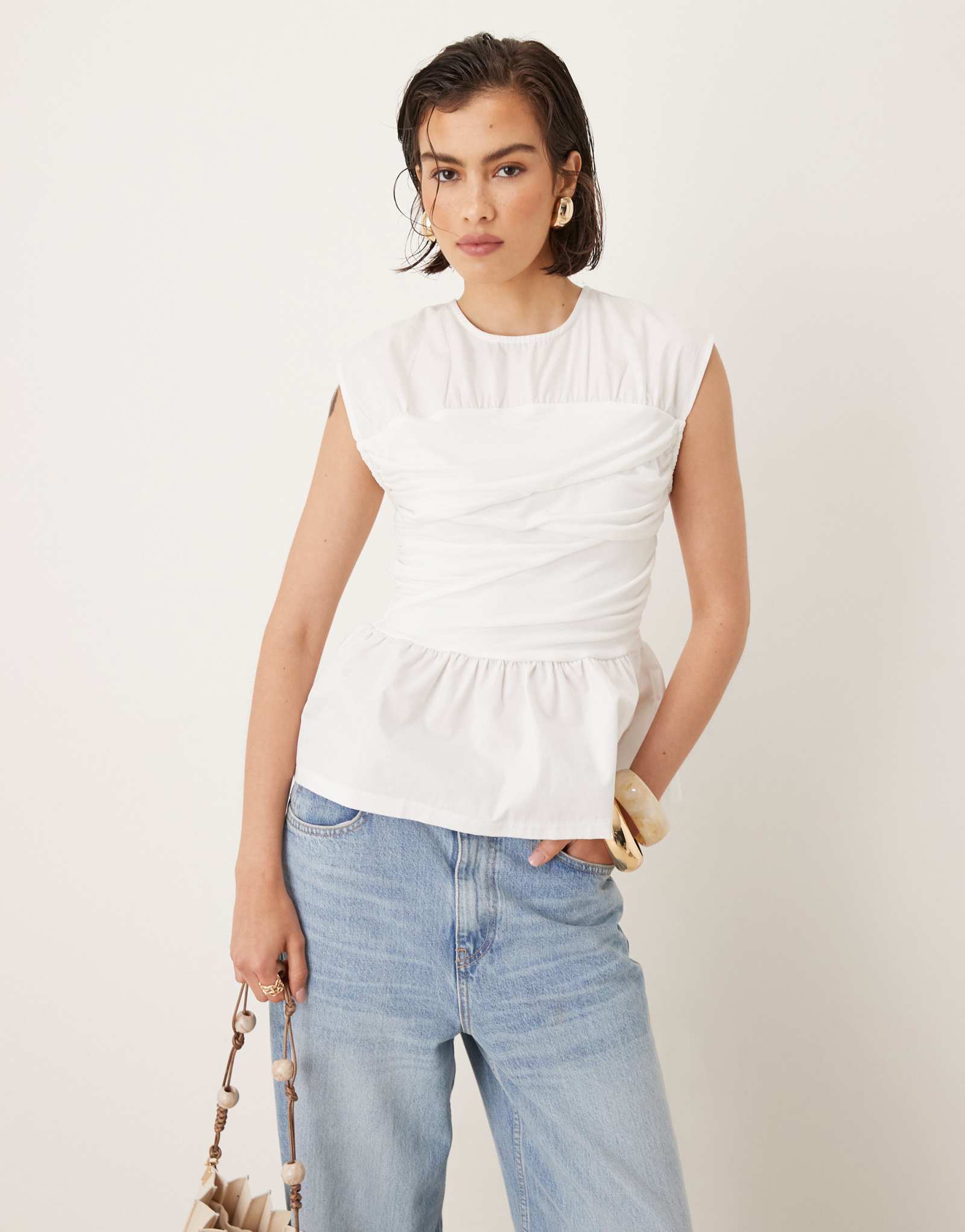 Бандажный топ ASOS DESIGN из ткани микс с рюшами цвета слоновой кости